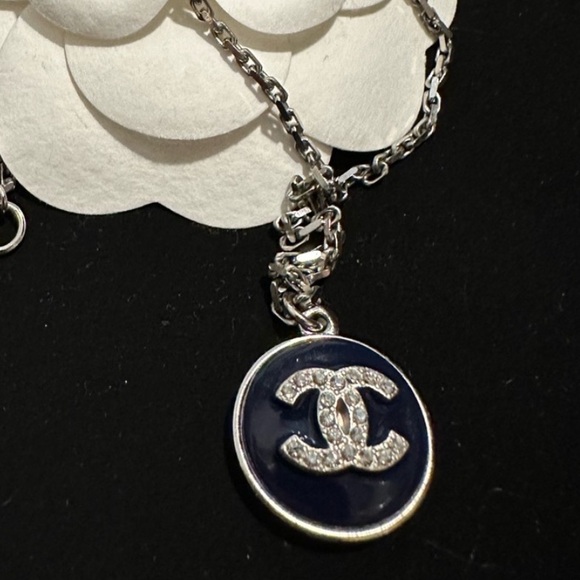 Chanel Necklacece Limited piece pre fall 2018. Christmas sale - Picture 15 of 15